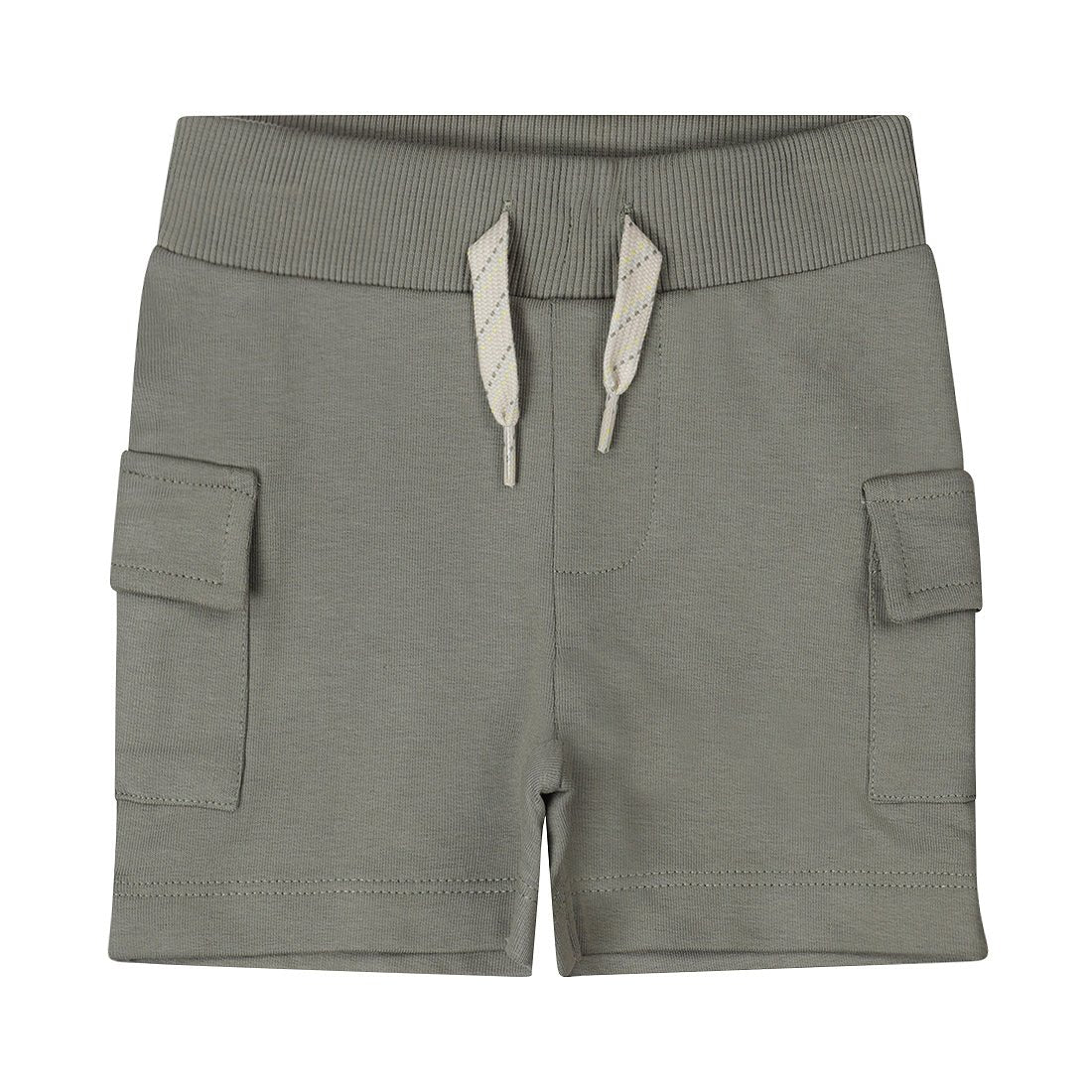 Short cargo con bolsillos - Kool KidsDIRKJEKool KidsP54735Short cargo con bolsillos2 AñosDusty Green